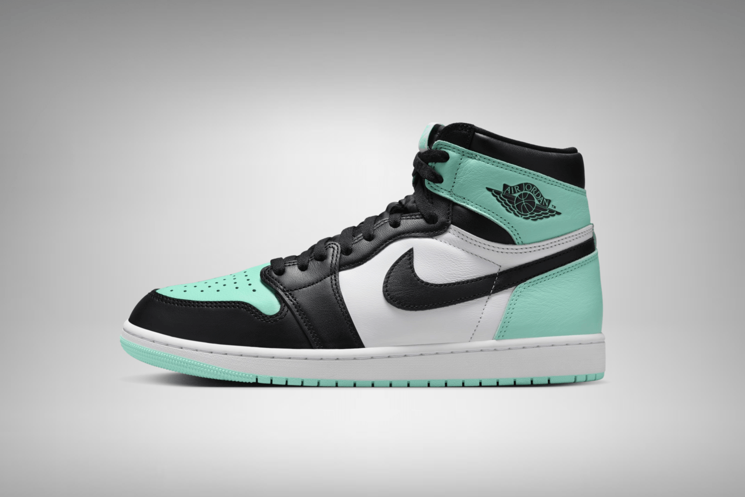 Release reminder: Nike Air Jordan 1 High &#8216;Green Glow&#8217;