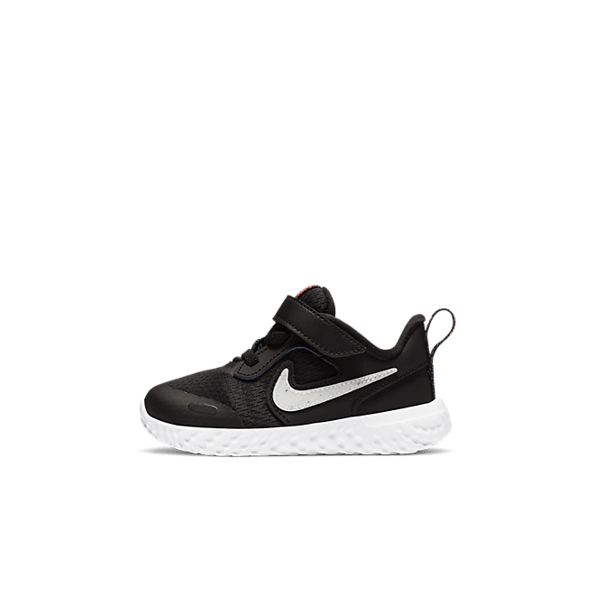 Nike Revolution 5 SE CZ6523-005