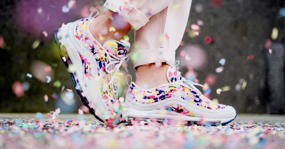 De kleurrijke confetti sneakers van Nike!