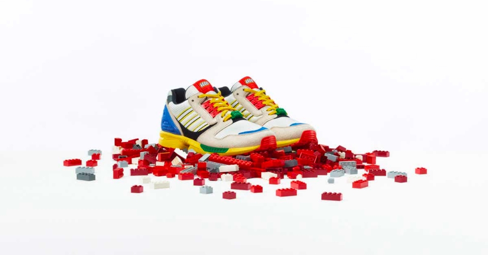Ontdek de wereld van LEGO® x adidas ZX8000 'A-ZX'