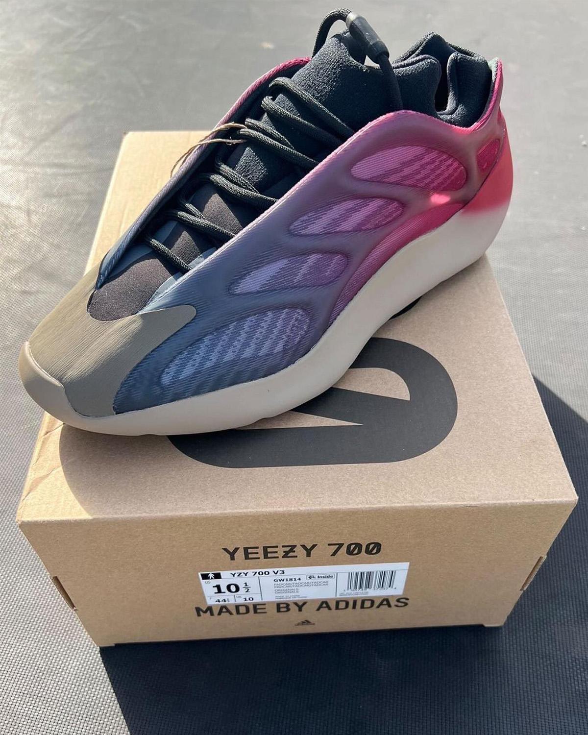 adidas Yeezy 700 V3 'Fade Carbon'