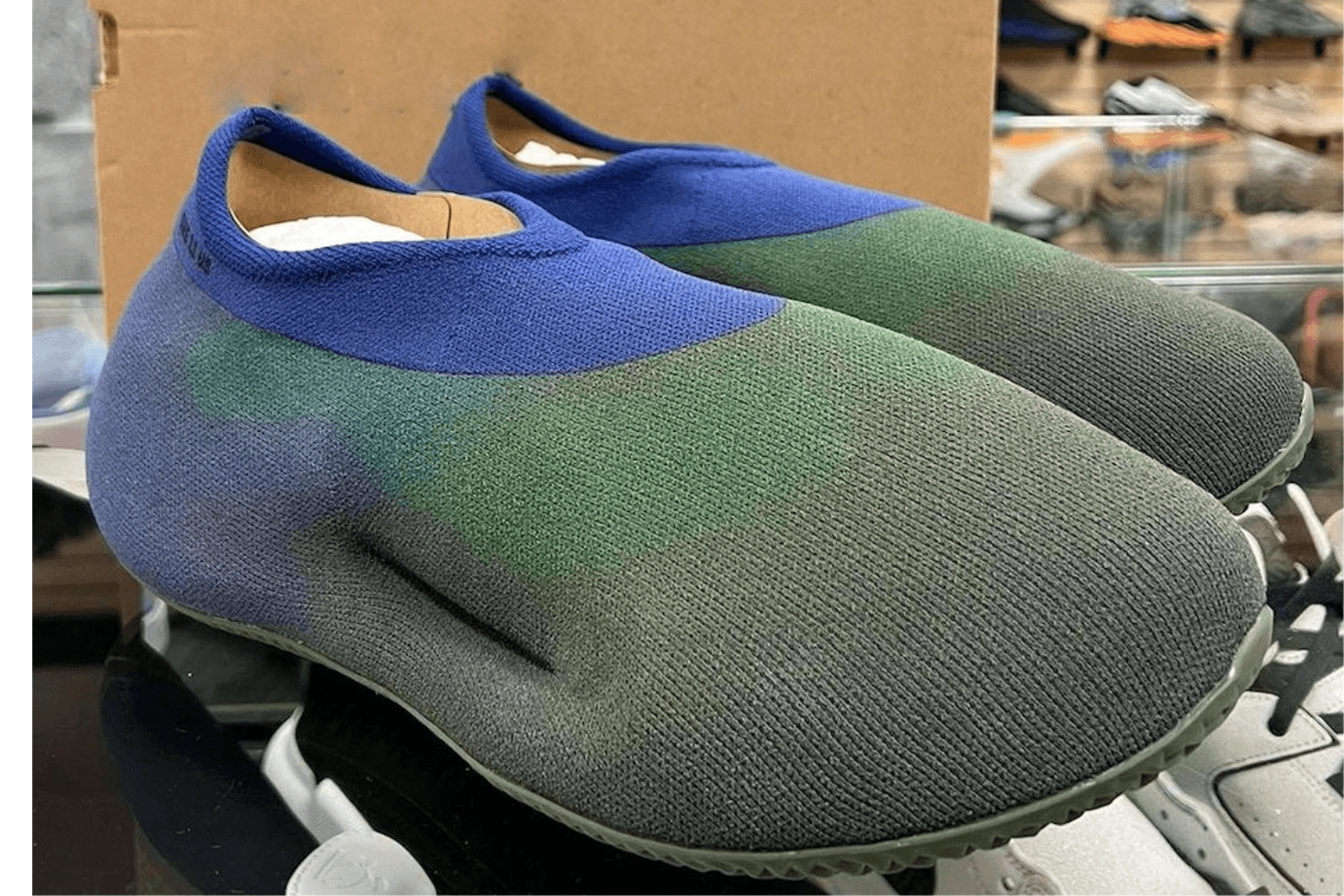 Eerste beelden adidas Yeezy Knit Runner ‘Faded Azure’