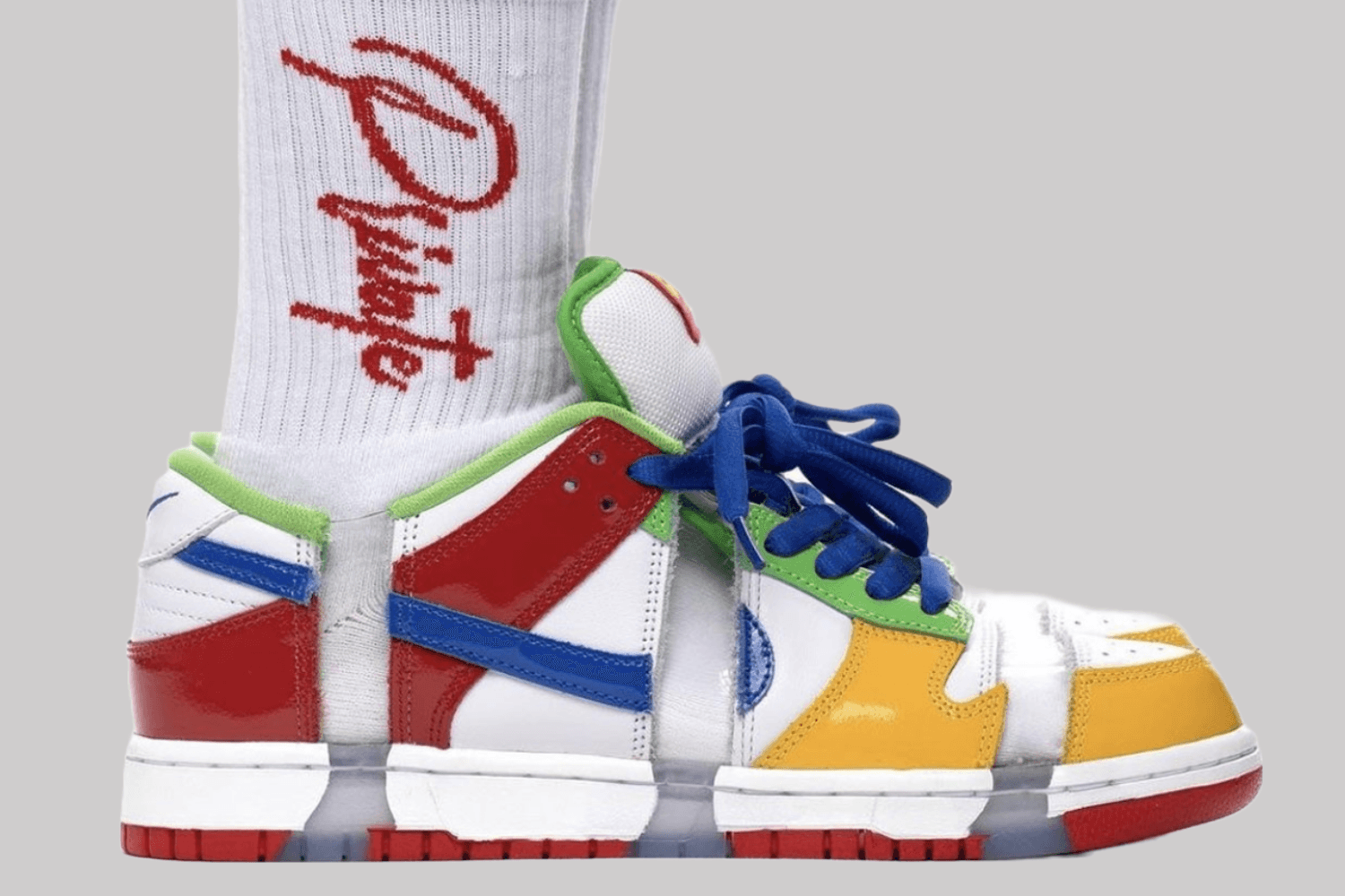 On feet beelden eBay x Nike SB Dunk Low &#8216;Sandy Bodecker&#8217;