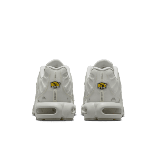 A-COLD-WALL x Nike Air Max Plus 'Platinum Tint' achterkant
