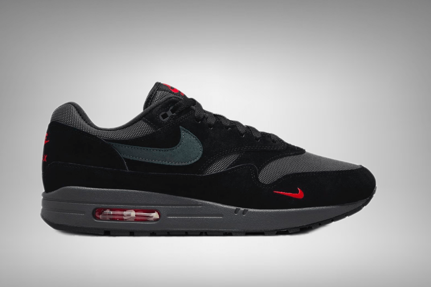 Bekijk de officiële beelden van de Nike Air Max 1 &#8216;Black Grey Red&#8217;