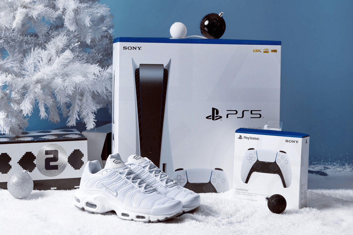 Sneakerjagers x Foot Locker 12 Days of Gifting &#8211; Playstation 5 + Nike Air Max TN