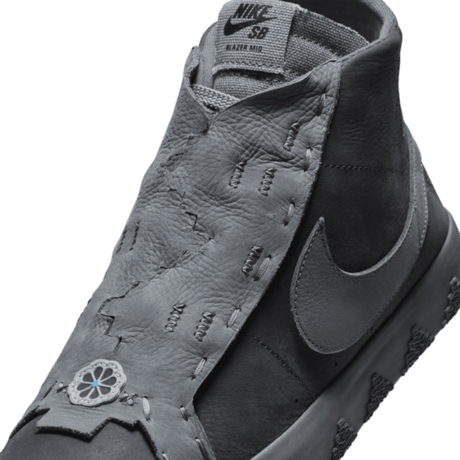 Di'orr Greenwood x Nike SB Blazer 'Black' details