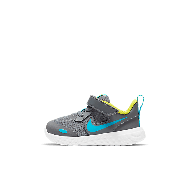 Nike Revolution 5 BQ5673-019