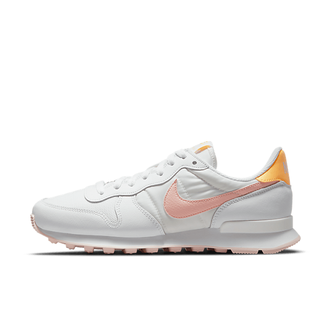 Nike Internationalist WMNS 'Orange Pearl' DM3076-100